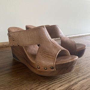 Bed Stu Olea Leather and Wood Platform Wedge Slides